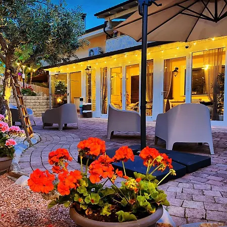 Bed & Breakfast Peperosa In Collina Pescara