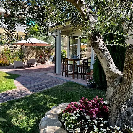 Peperosa In Collina Bed & Breakfast 4*